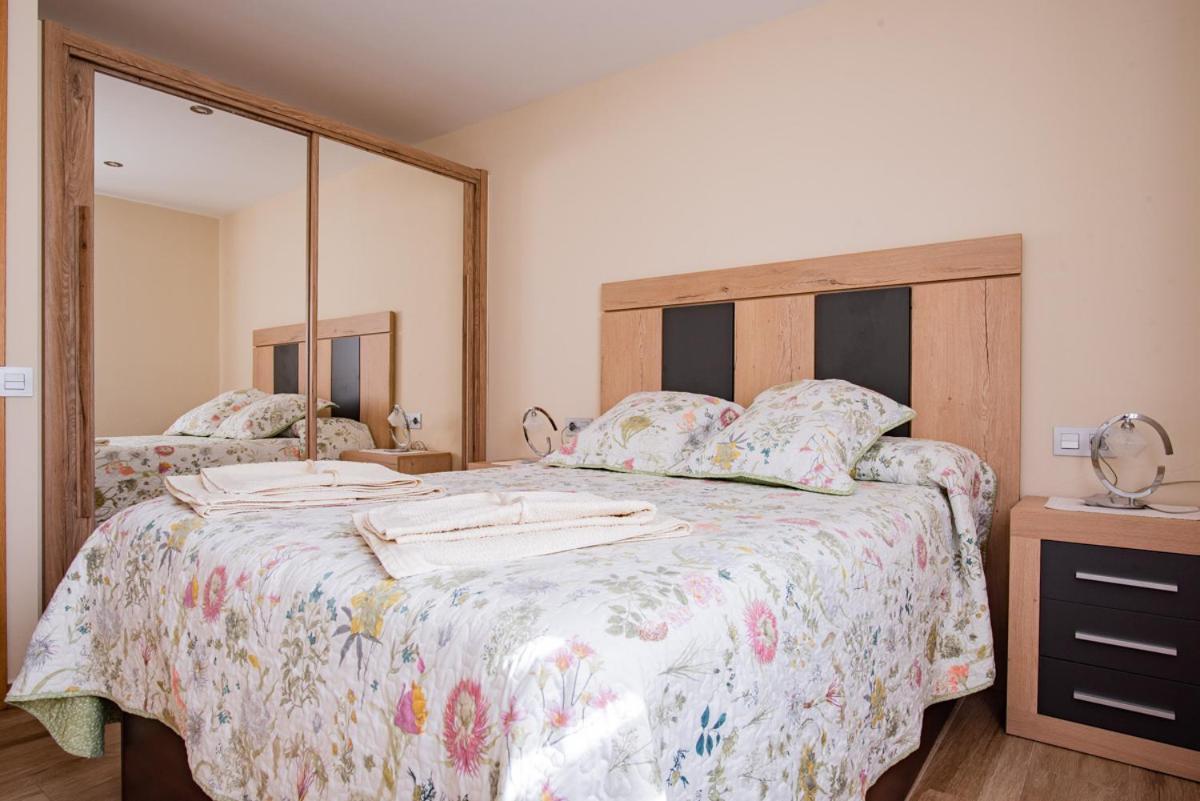 Apartamentos La Cortina Cangas de Onis Exterior photo