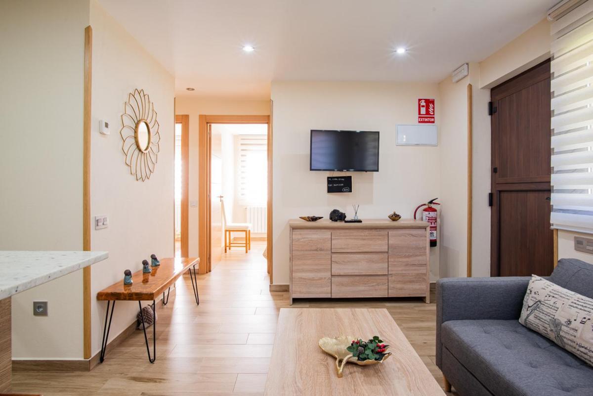 Apartamentos La Cortina Cangas de Onis Exterior photo